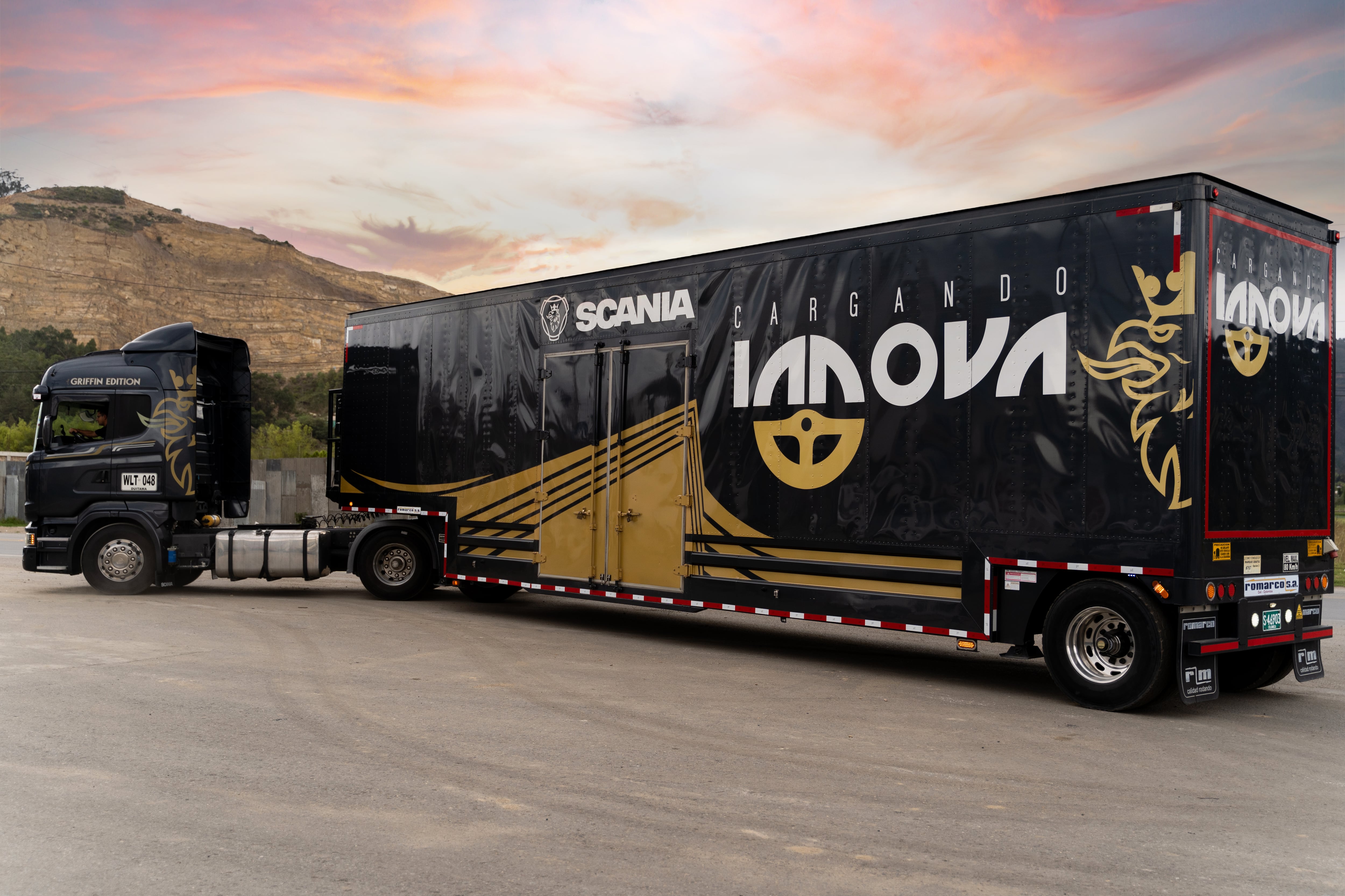 La cabina de simulación instalada a bordo de una tractomula Scania, ofrece a los conductores una experiencia de manejo altamente realista.