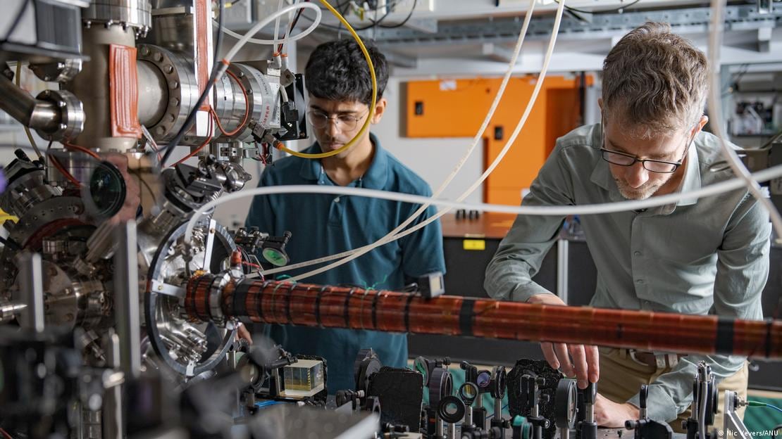 Las mediciones violaron la desigualdad de Bell, confirmando la no localidad cuántica.