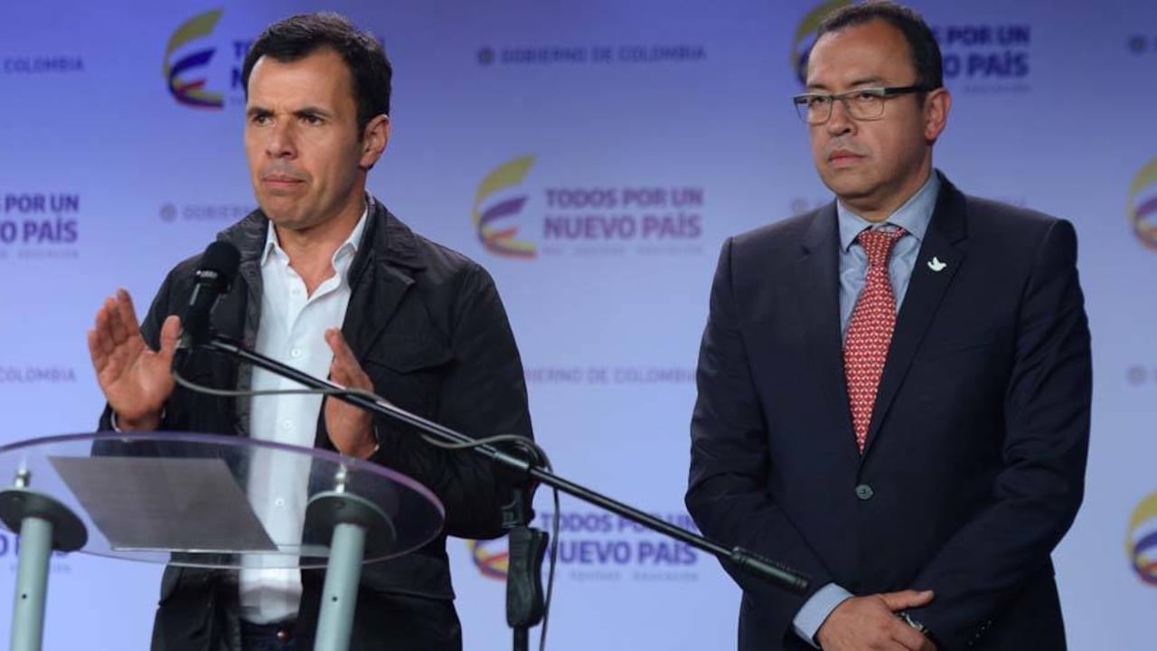 Guillermo Rivera, ministro del Interior; Alfonso Prada, secretario de Casa de Nariño