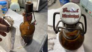 La botella llamó la atención de Weir quien aseguró que la botella tenía una forma distinta en comparación con otras.