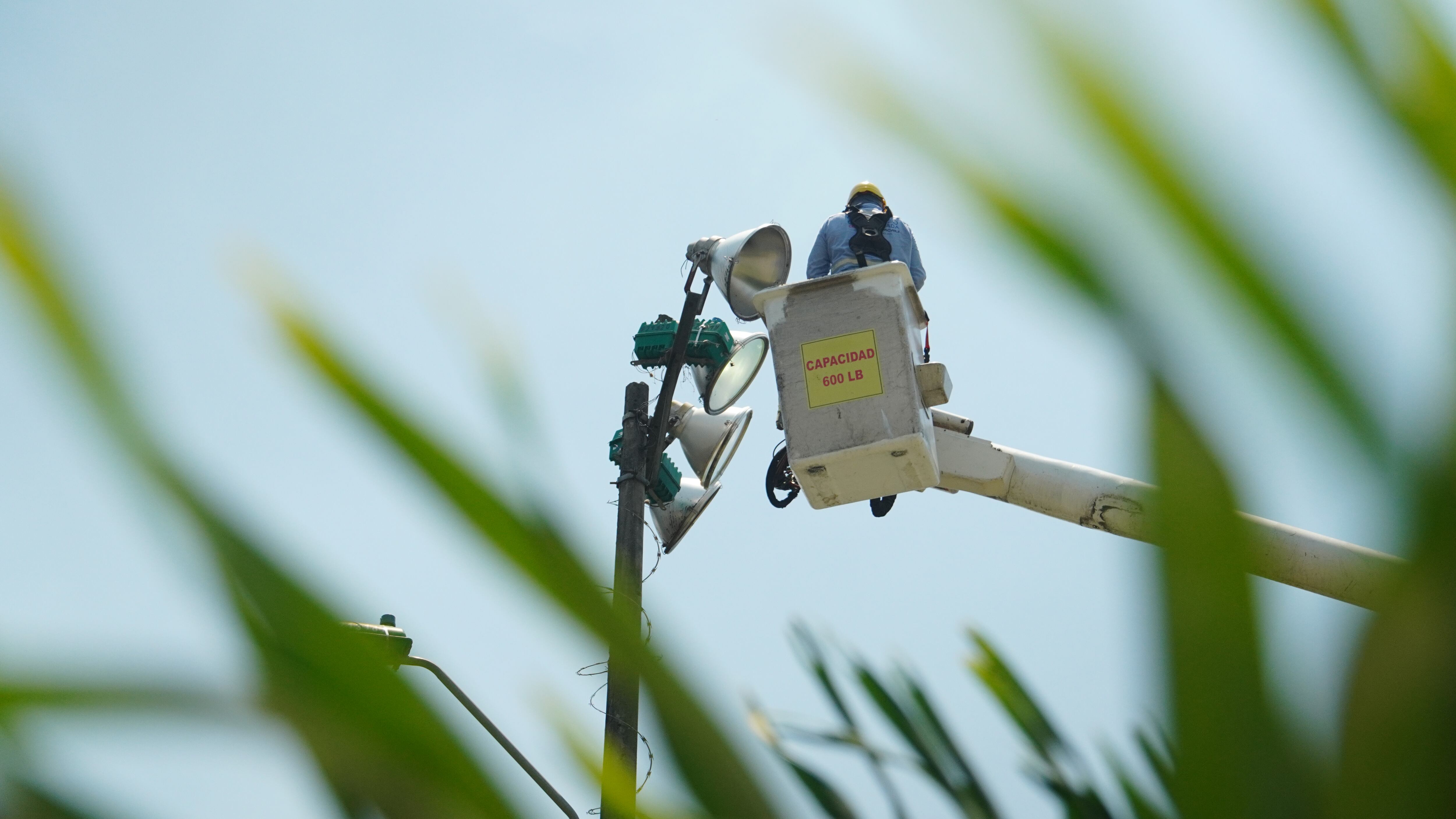 Modernización del alumbrado público en Cali.