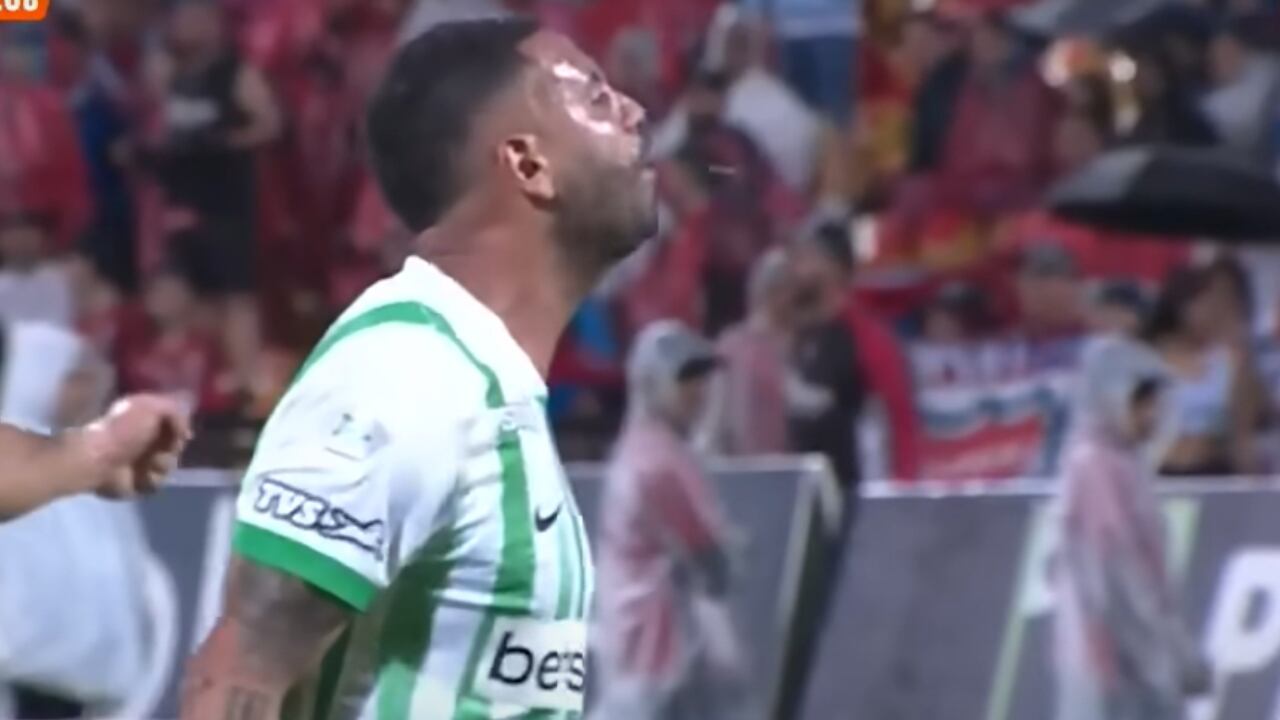 Edwin Cardona y su celebración tras el gol de Alfredo Morelos contra Medellín.