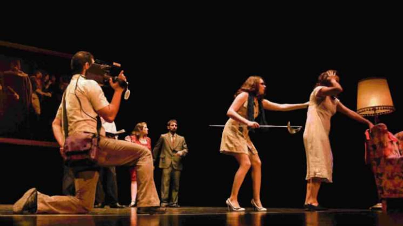 La casa del Teatro La Mama hace parte del inventario del IDU de bienes adquiridos y fue dado en comodato en 1974 al Teatro Experimental Café La Mama.