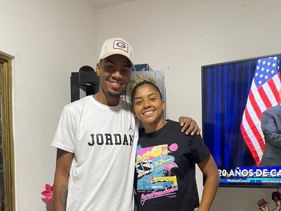 Jorelyn Carabalí y su hermano Paulo Andrés Carabalí.