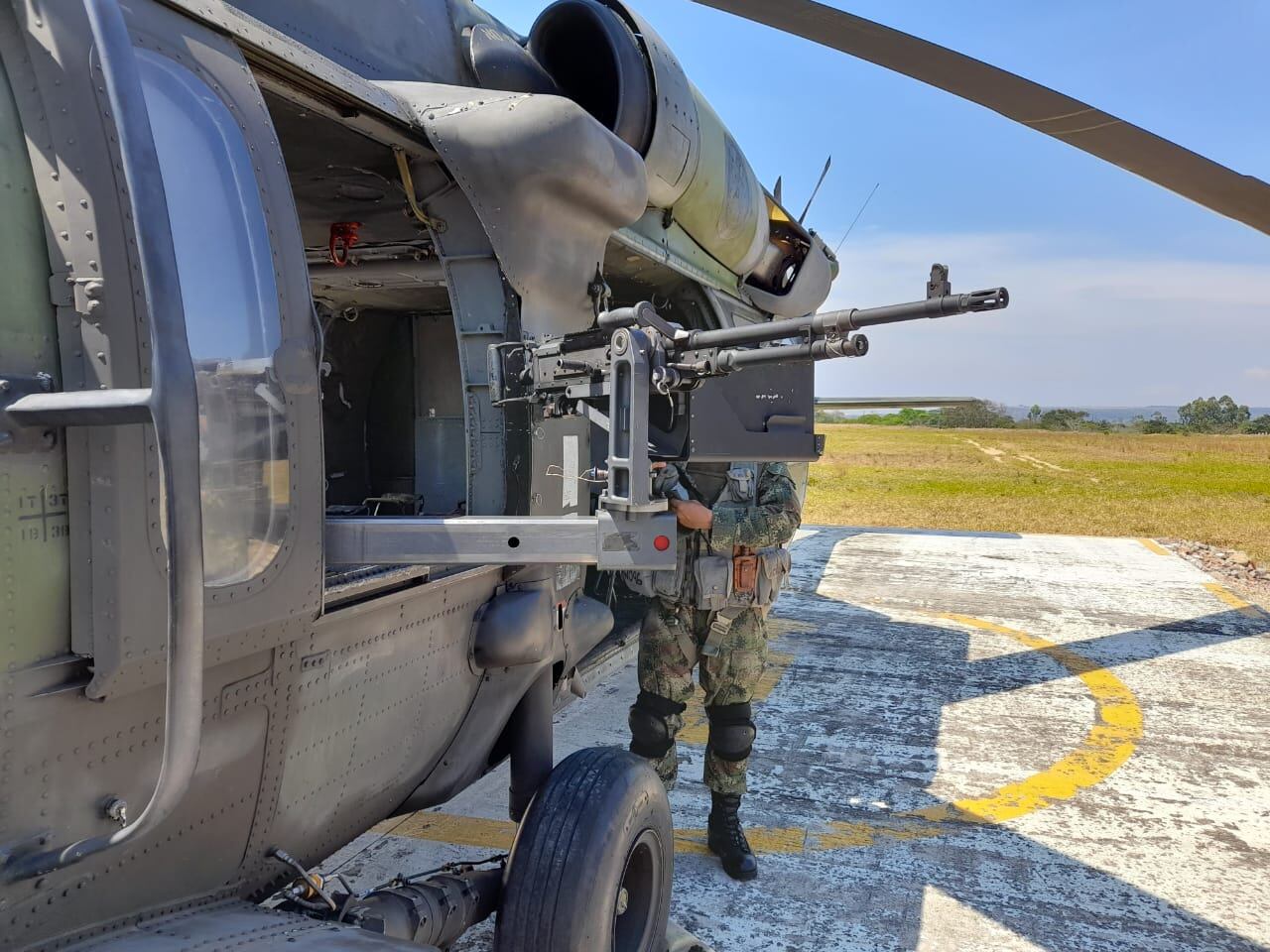 Presencia y sobrevuelo del Ejército en Arauca.