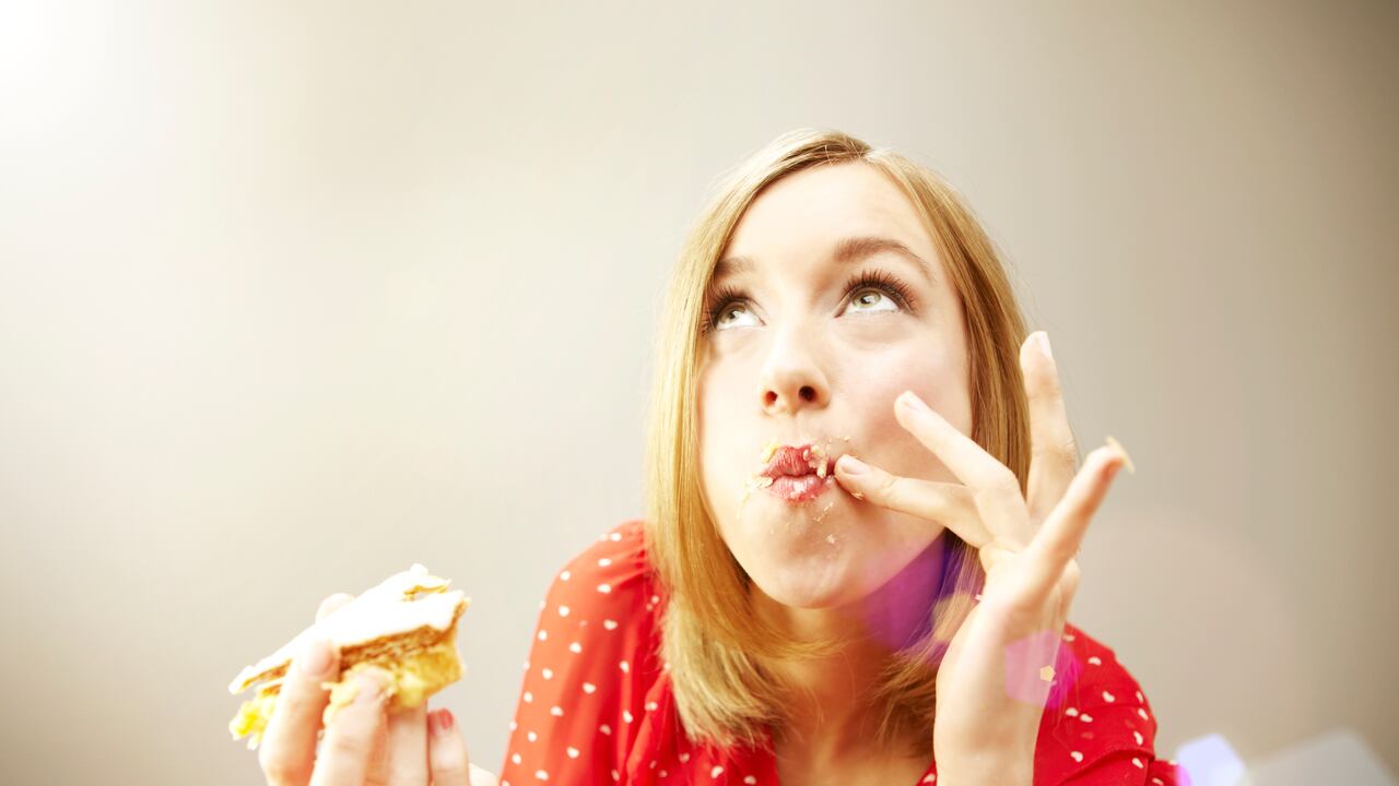 Expertos en nutrición manifiestan que normalmente por cada 100 gramos de estos dulces navideños se ingieren aproximadamente 500 calorías.