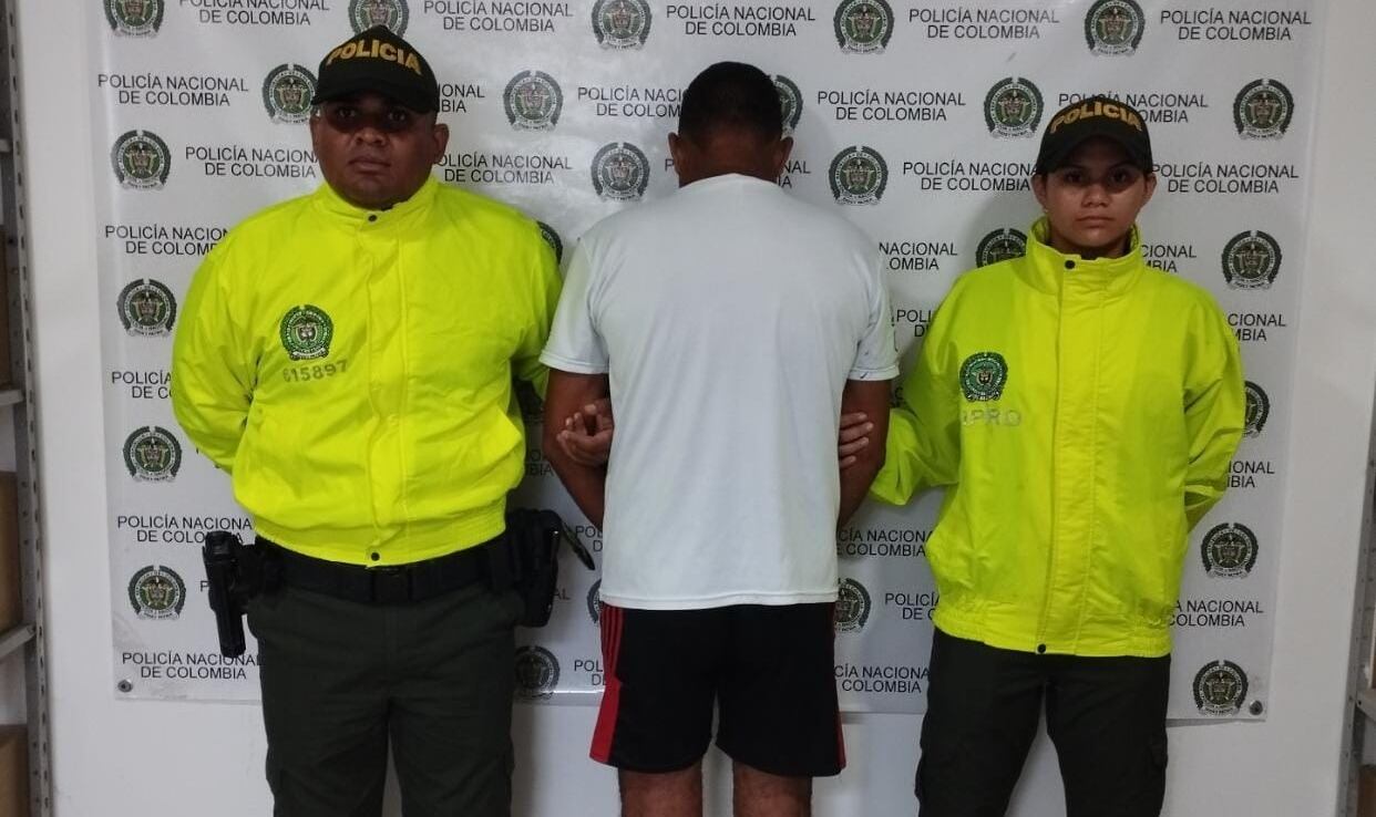 El hombre aprovechaba su condición de docente y abuso a las menores estudiantes y luego los amenazaba