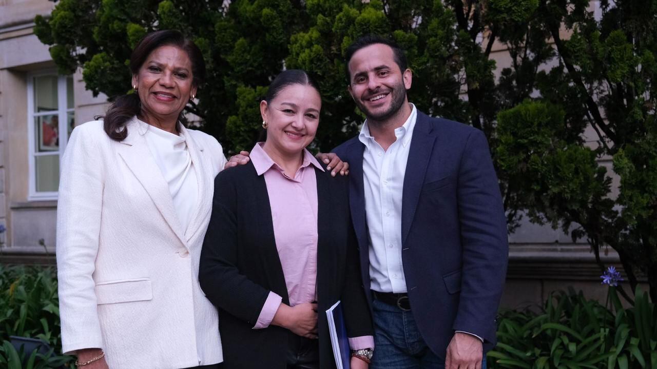 Gobernadora de Sucre, Lucy García Montes, la ministra del Deporte, Luz Cristina López Trejos, y el gobernador de Córdoba, Erasmo Zuleta.