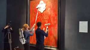 El grupo de ambientalistas cubrió el retrato del rey