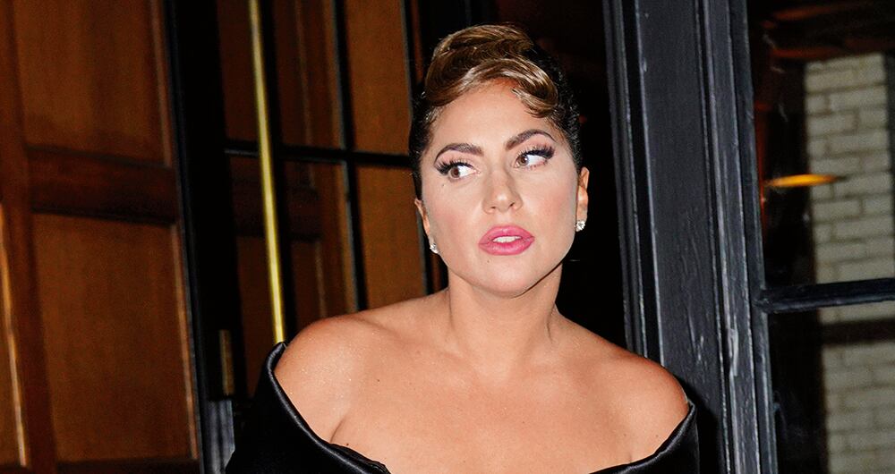 El paseador de perros de Lady Gaga recibió un disparo, en febrero de este año, cuando le robaron a los dos caninos de la artista. 