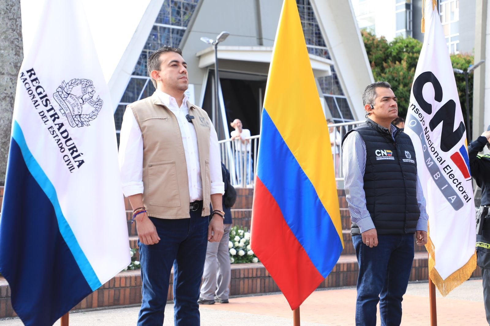 Registrador Alexander Vega en la apertura de las elecciones.