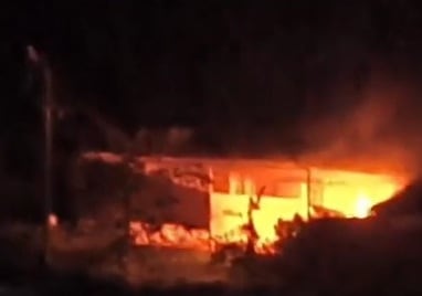 Las comunidades del área urbana del municipio de Toribío, Cauca, son las que reportaron un incendio estructural en medio de intensos combates entre grupos armados al margen de la ley en esta población del norte del Cauca.