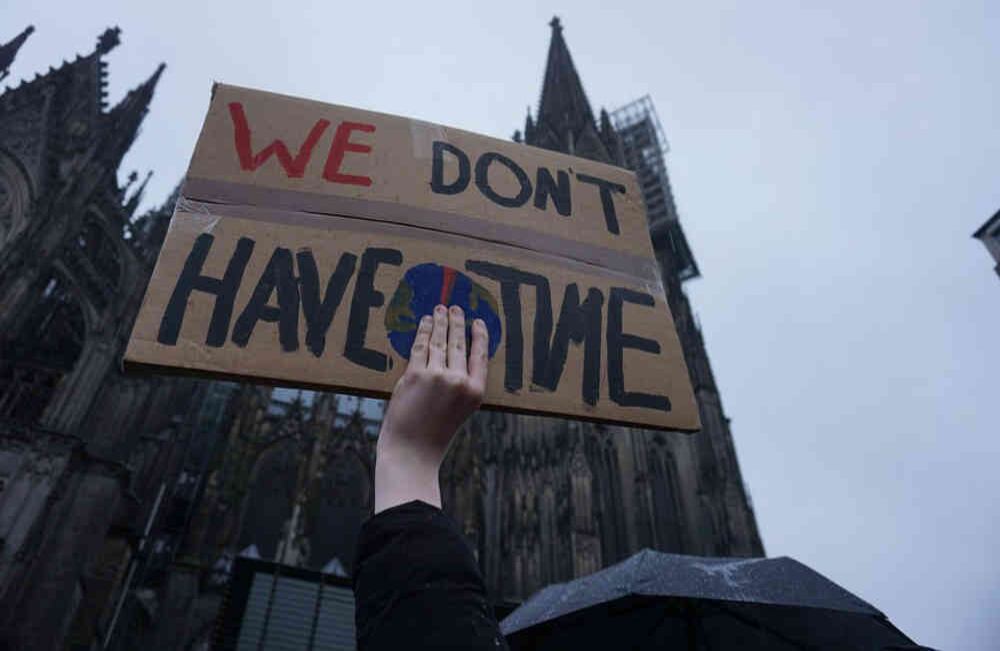 Extinction Rebellion insiste en que ya no hay tiempo. No se puede seguir sin una agenda política que contemple la emergencia. Foto: Banco de imágenes Google. 
