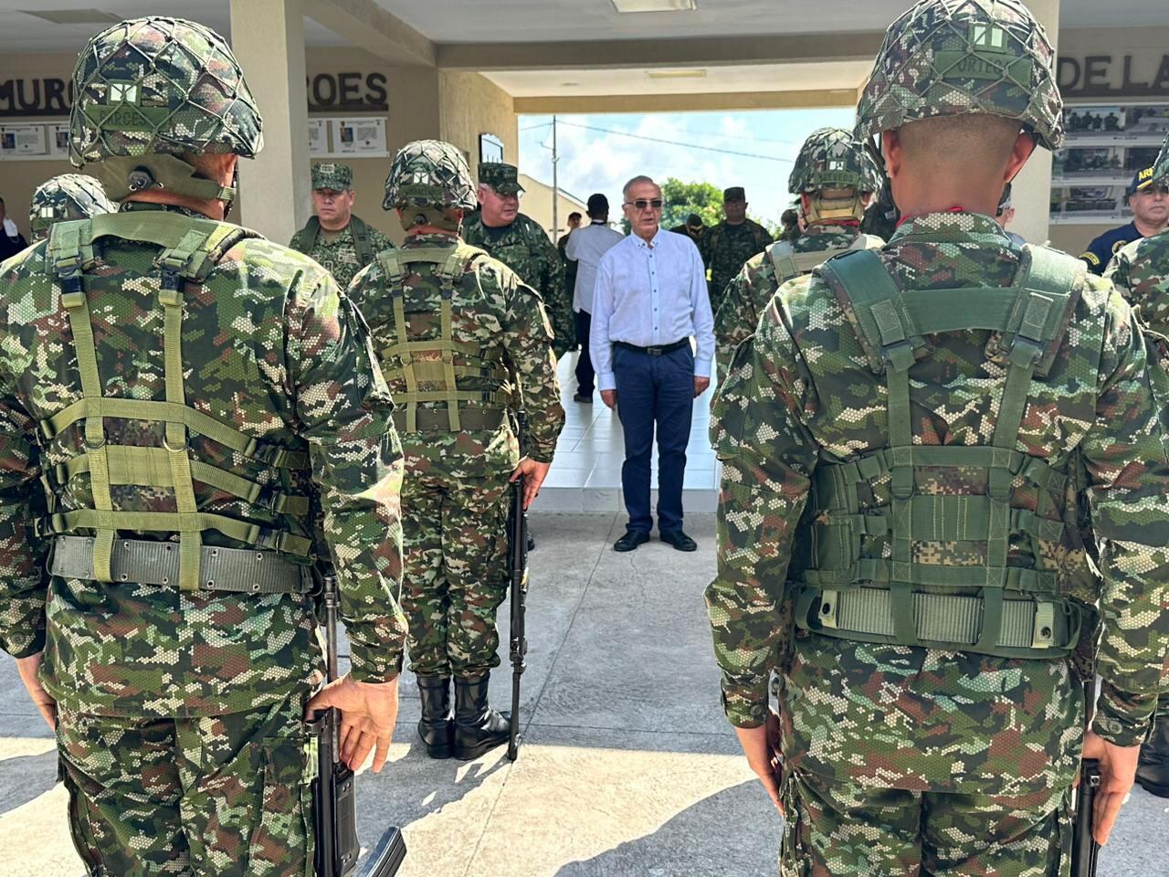 Min Defensa pidió a las Fuerzas Militares detener la expansión del Clan del Golfo.