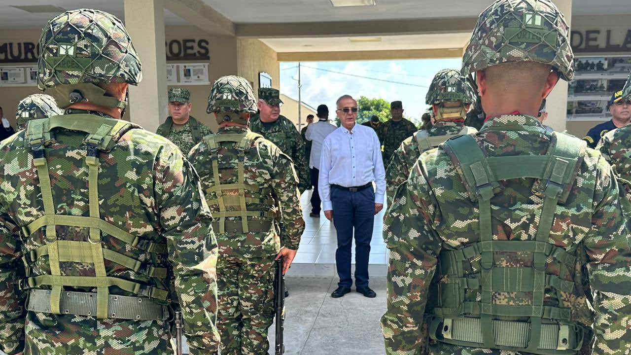 MinDefensa pidió a las Fuerzas Militares detener la expansión del Clan del Golfo.