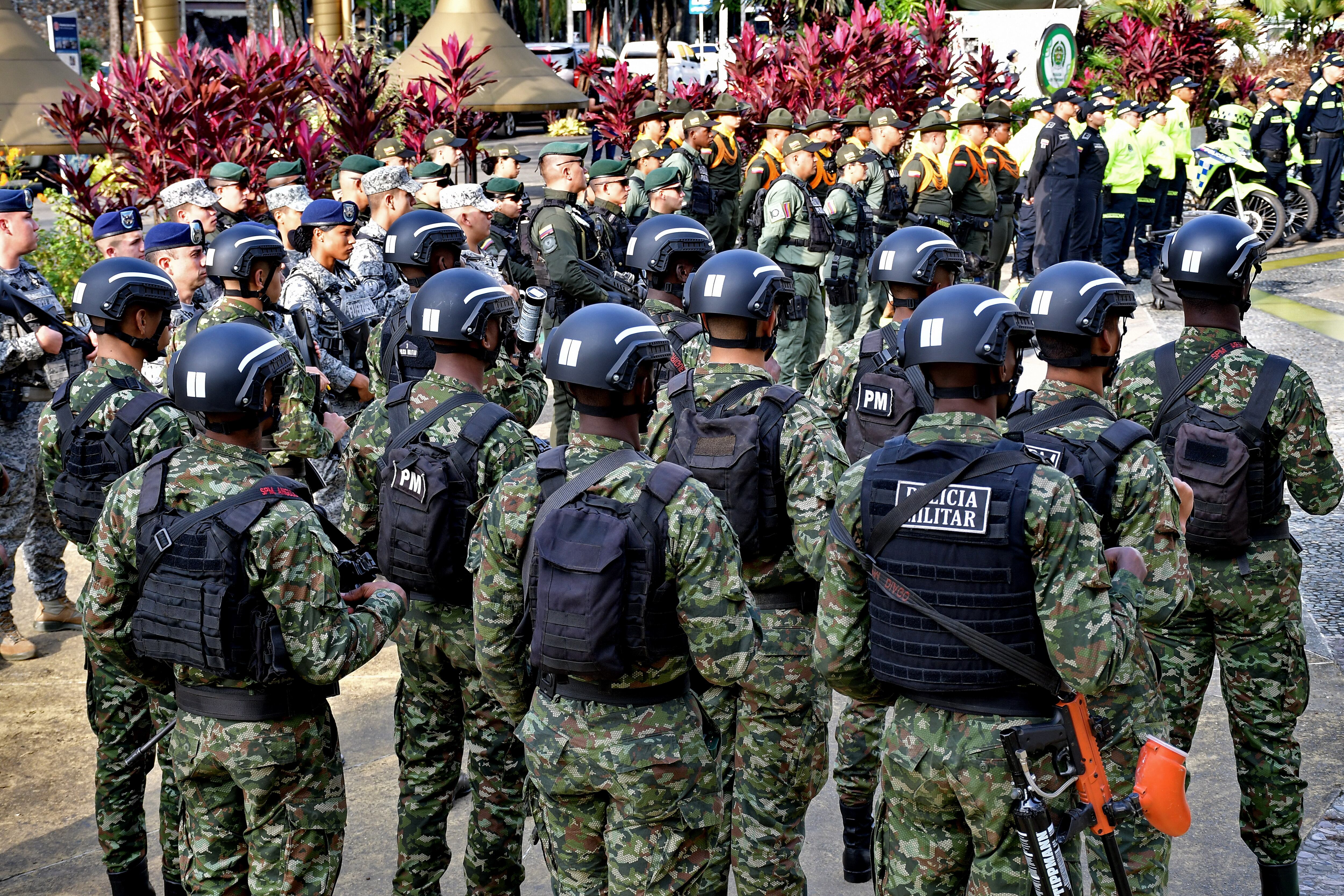 La Alcaldía de Cali, en cabeza de Alejandro Eder, aseguró que serán 4 mil policías y 1.600 militares nuevos los que llegarán para reforzar la seguridad de la ciudad y del departamento del Valle, en vista de la COP16, el evento de talla internacional que se realizará a finales de octubre. Fotos Raúl Palacios/ El Pais.