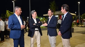 Los ministros de Defensa, Jorge Eduardo Mora; Relaciones Exteriores, Ómar Bula; y Comercio, Mauricio Gómez, junto con el vicepresidente, José Manuel Restrepo, en la inauguración del nuevo malecón de Cartagena.