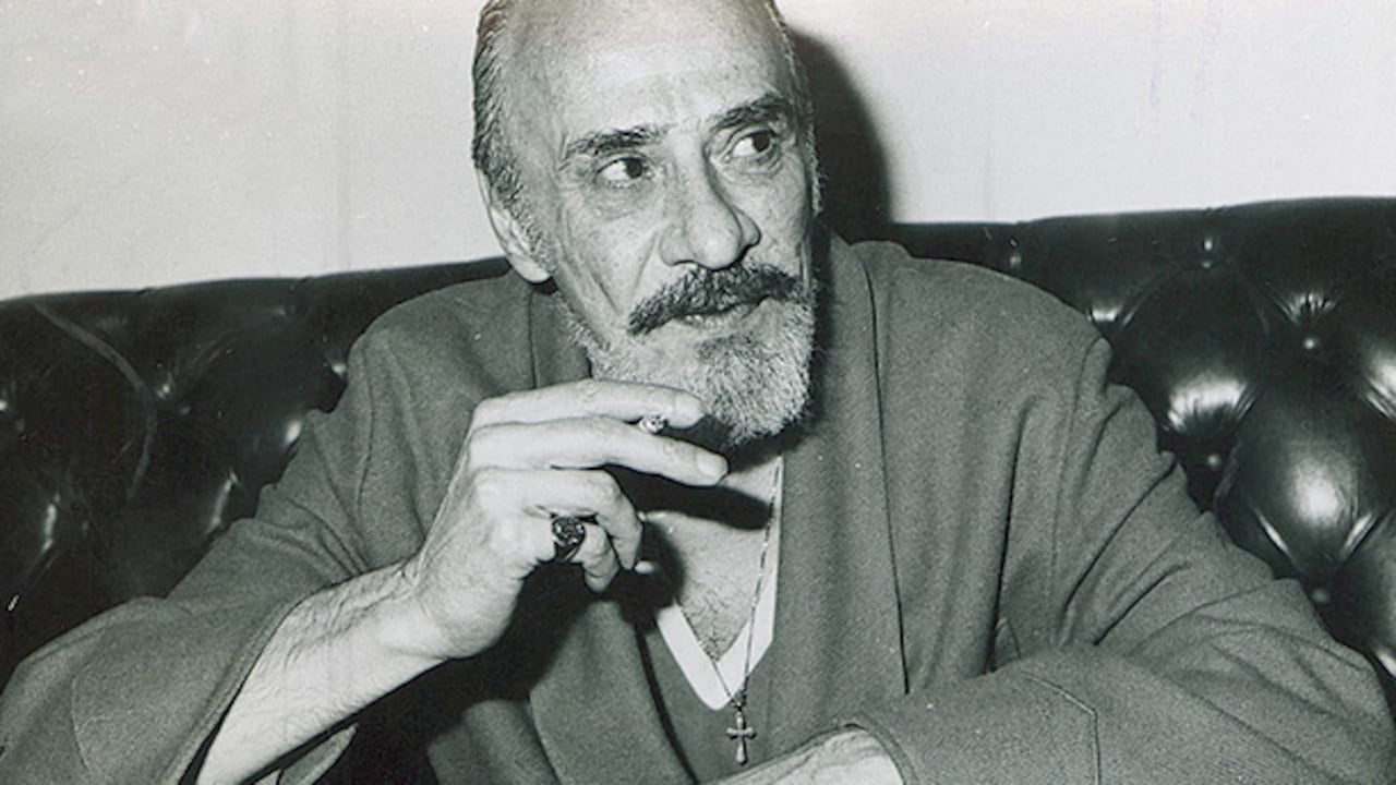 Caballero inició su carrera periodística a los 23 años y fue columnista hasta su muerte.