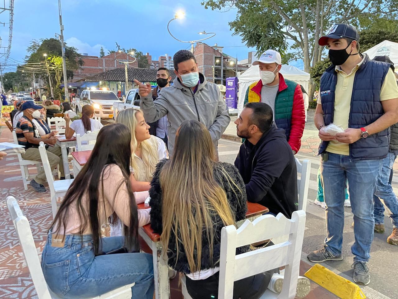 La Administración Municipal busca utilizar el espacio público como una vitrina comercial para los emprendedores.