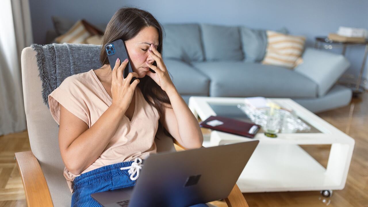 Muchos dispositivos móviles ofrecen la posibilidad de bloquear llamadas de números desconocidos o sospechosos.