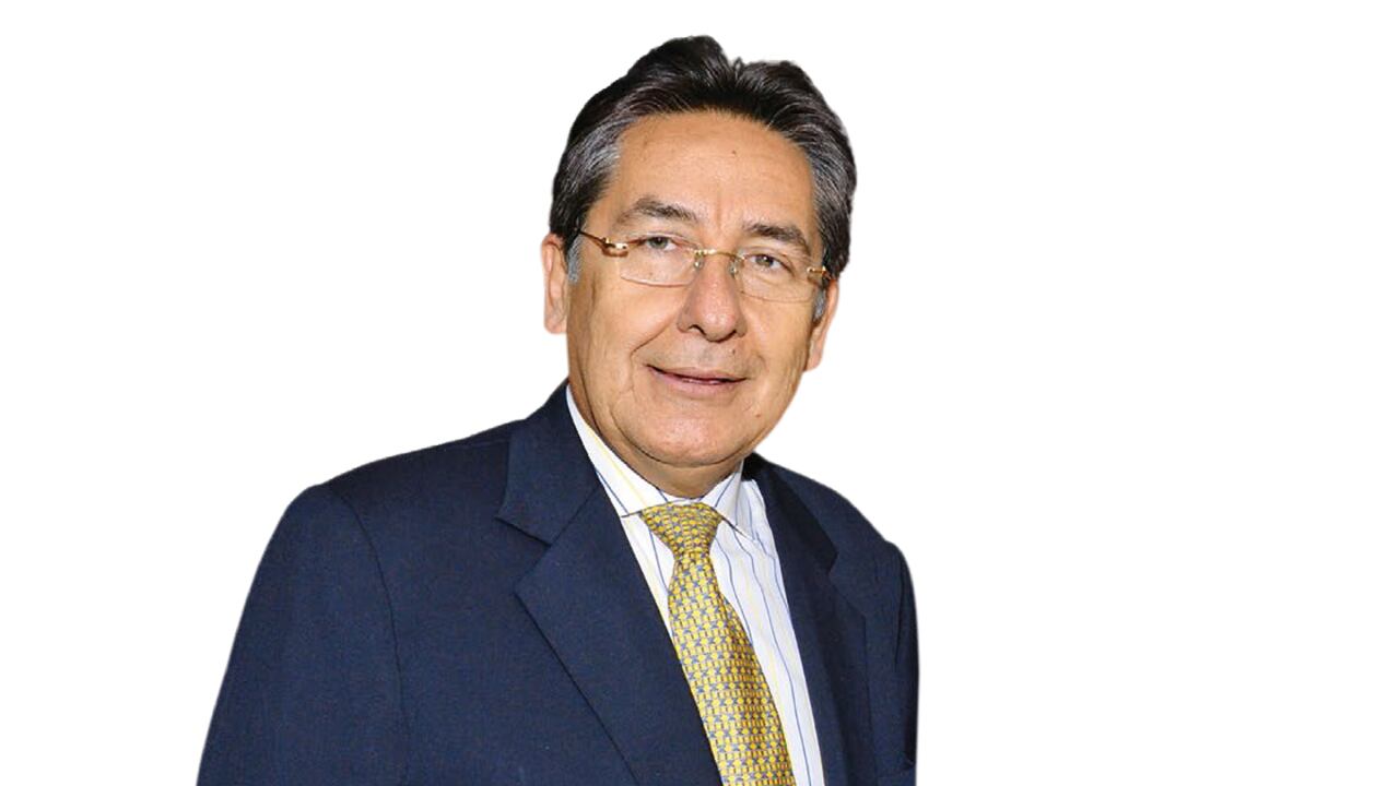 Néstor Humberto Martínez fue árbitro durante muchos años. El superministro dice que la directiva no es un ataque a los tribunales de arbitramento y que su única intención es defender el patrimonio del Estado.