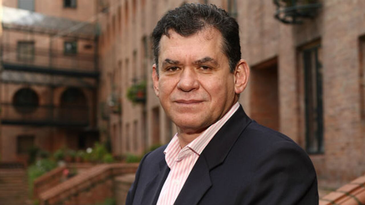 Desde el domingo pasado León Valencia se encuentra refugiado en Europa.