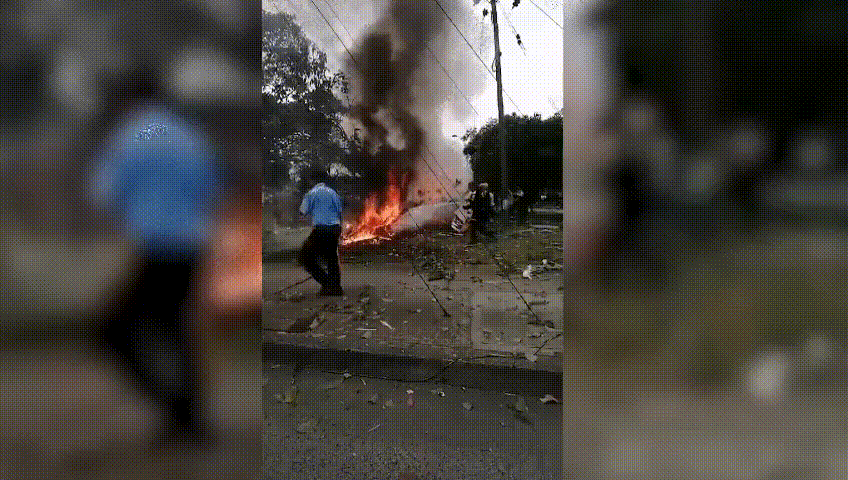 La avioneta cayó en la carrera 8 con calle 26 en la ciudad de Cali.