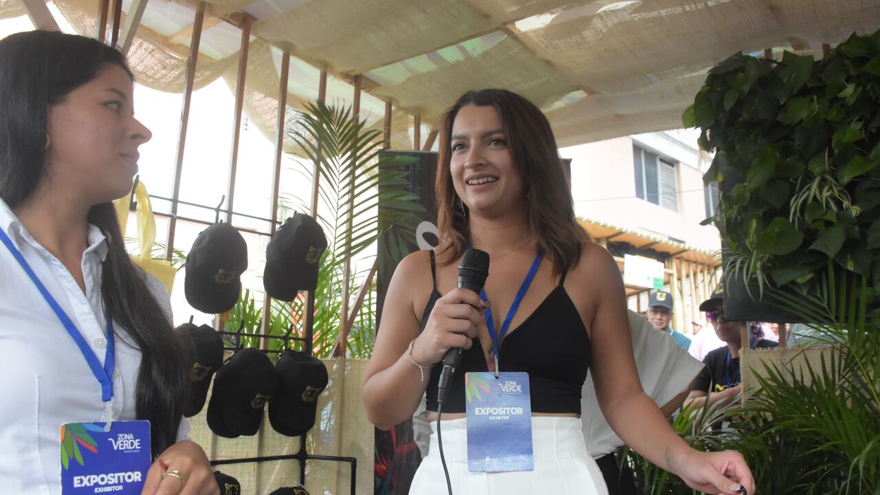 Andrea Petro en Cali presentando su marca de ropa deportiva Bachué, hecha con poliéster 100% reciclado. Aymer Andrés Álvarez