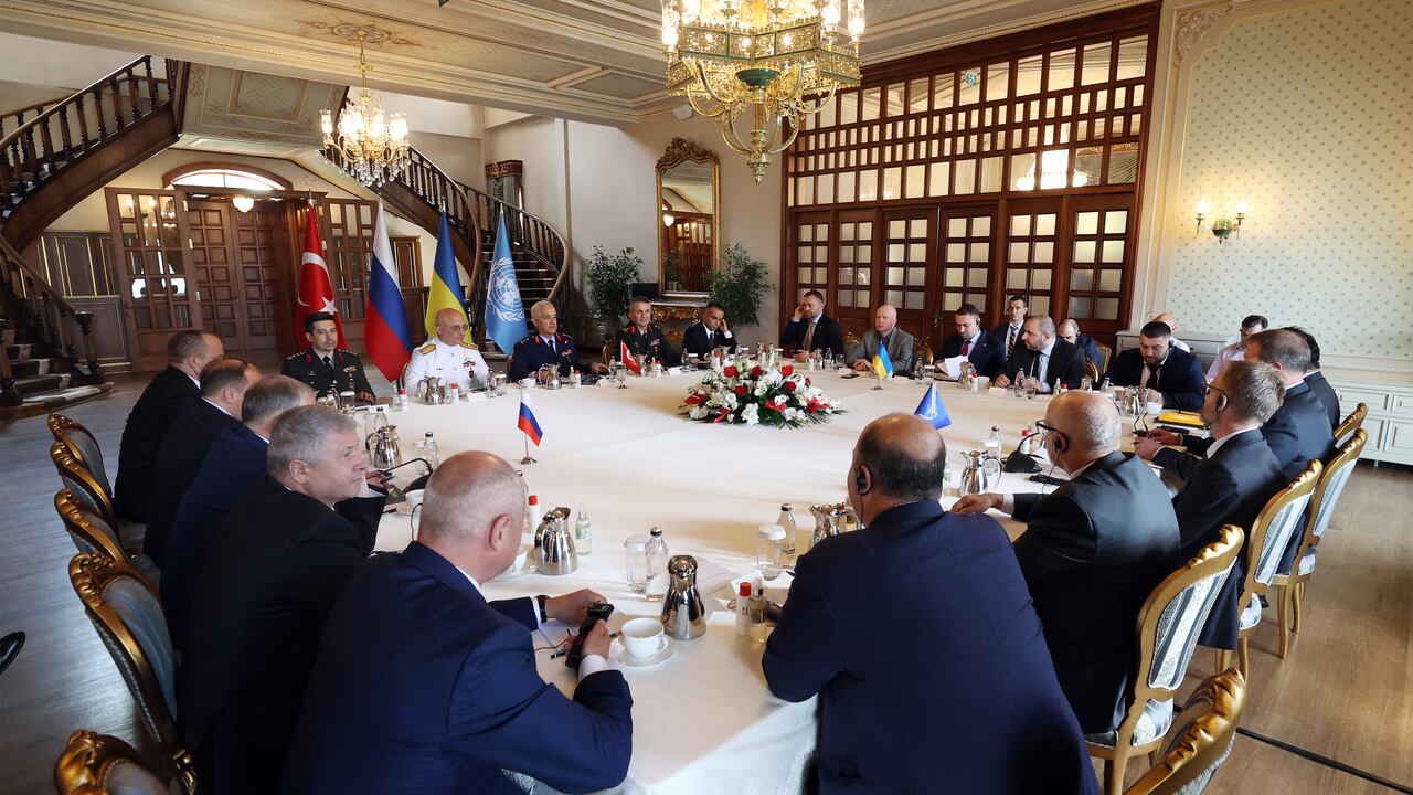 Las negociaciones entre delegados de los gobiernos de Ucrania y Rusia se llevaron a cabo en Turquía. Foto: AFP.