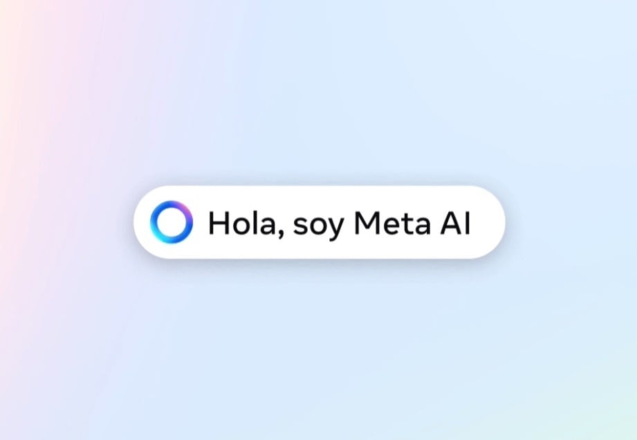 El asistente Meta AI se presenta en español.