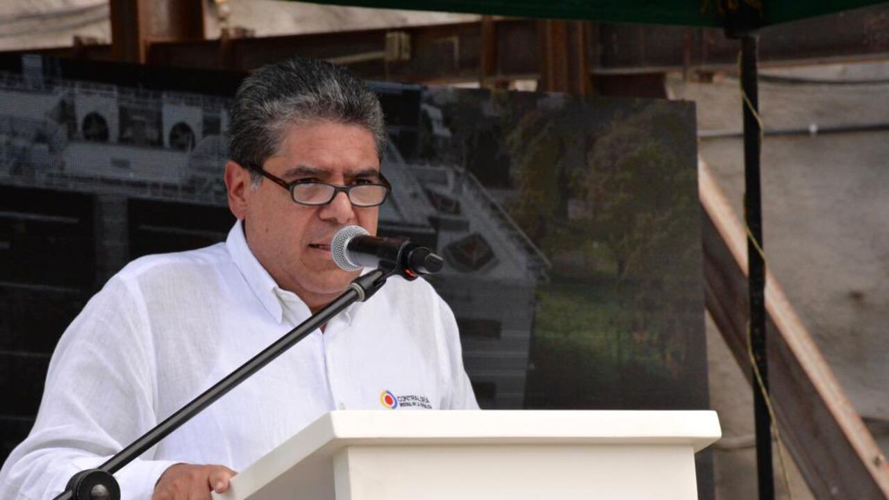 El contralor general de la República, Carlos Hernán Rodríguez Becerra, en su visita a Hidroituango.