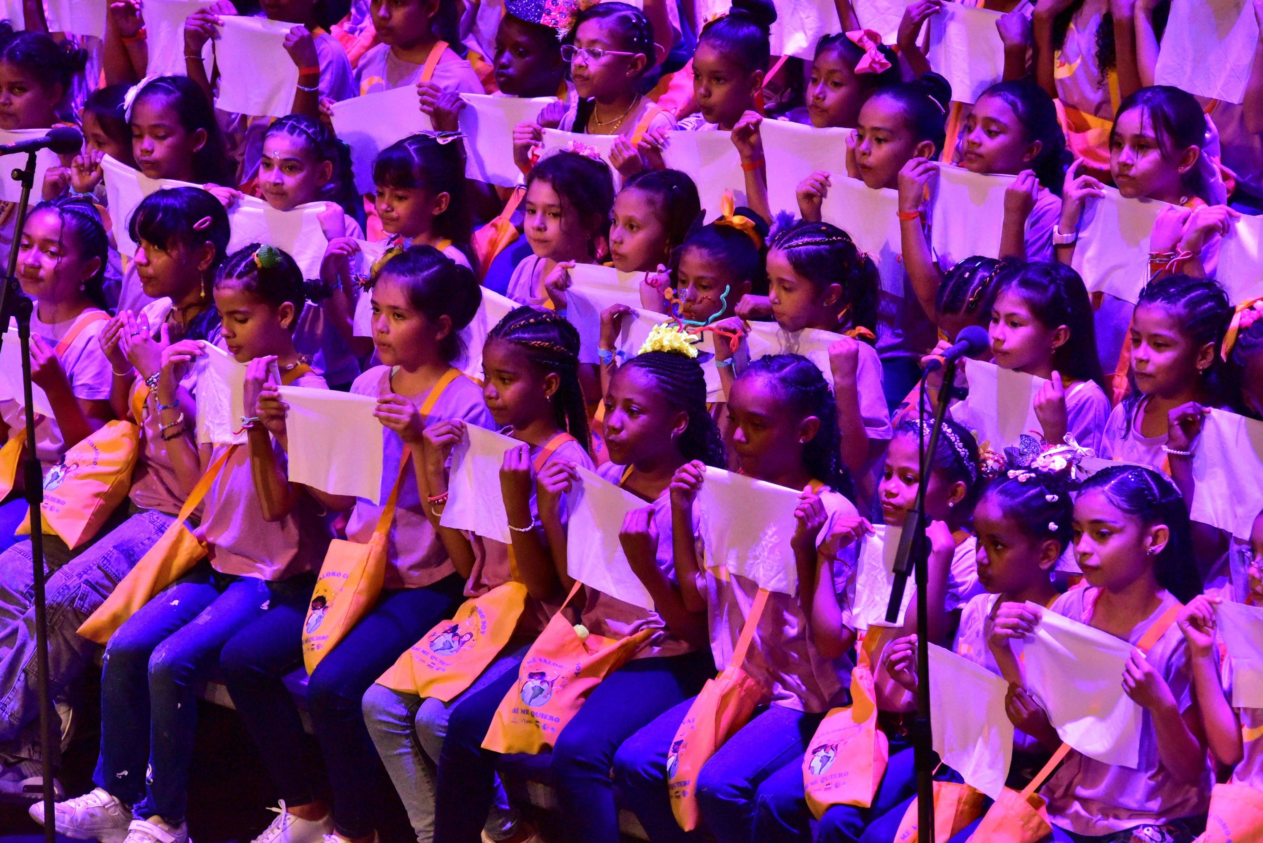 'La Coral' es un proyecto que busca la formación integral de niñas entre 6 y 12 años en el Valle del Cauca a través del canto.