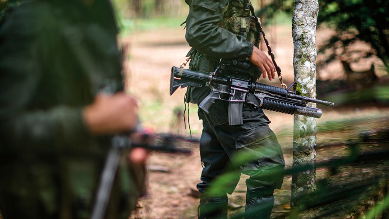 El secuestro de los 34 militares se dio días después de la oleada terrorista que resultó en el ataque a un helicóptero en Amalfi, Antioquia. Imagen de referencia de militares en área rural de Colombia.