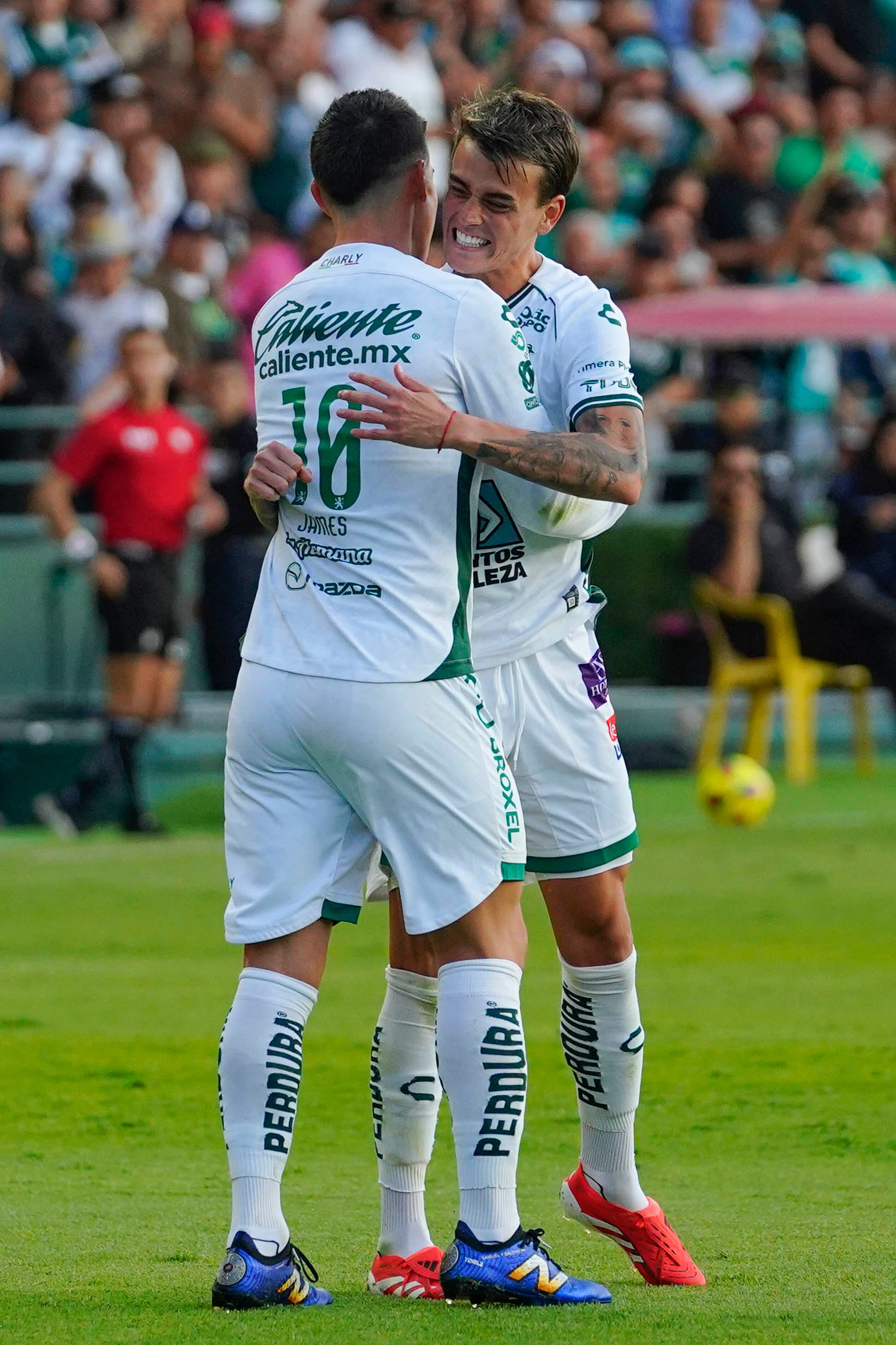 LEON, MEXICO - JANUARY 25: James Rodriguez (L) of Leon celebrates with Nicolas Fonseca (R) after scoring the team's first goal during the 3rd round match between Leon and FC Juarez as part of the Torneo Clausura 2025 Liga MX at Leon Stadium on January 25, 2025 in Leon, Mexico. (Photo by Luis Cano/Jam Media/Getty Images)