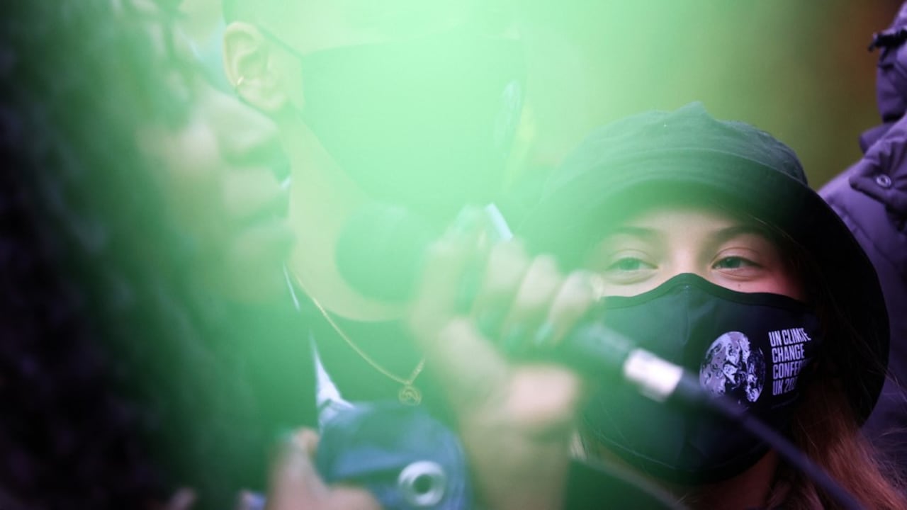 La militante ecologista sueca Greta Thunberg en el Festival Park de Glasgow, en Escocia (Photo by Adrian DENNIS / AFP)