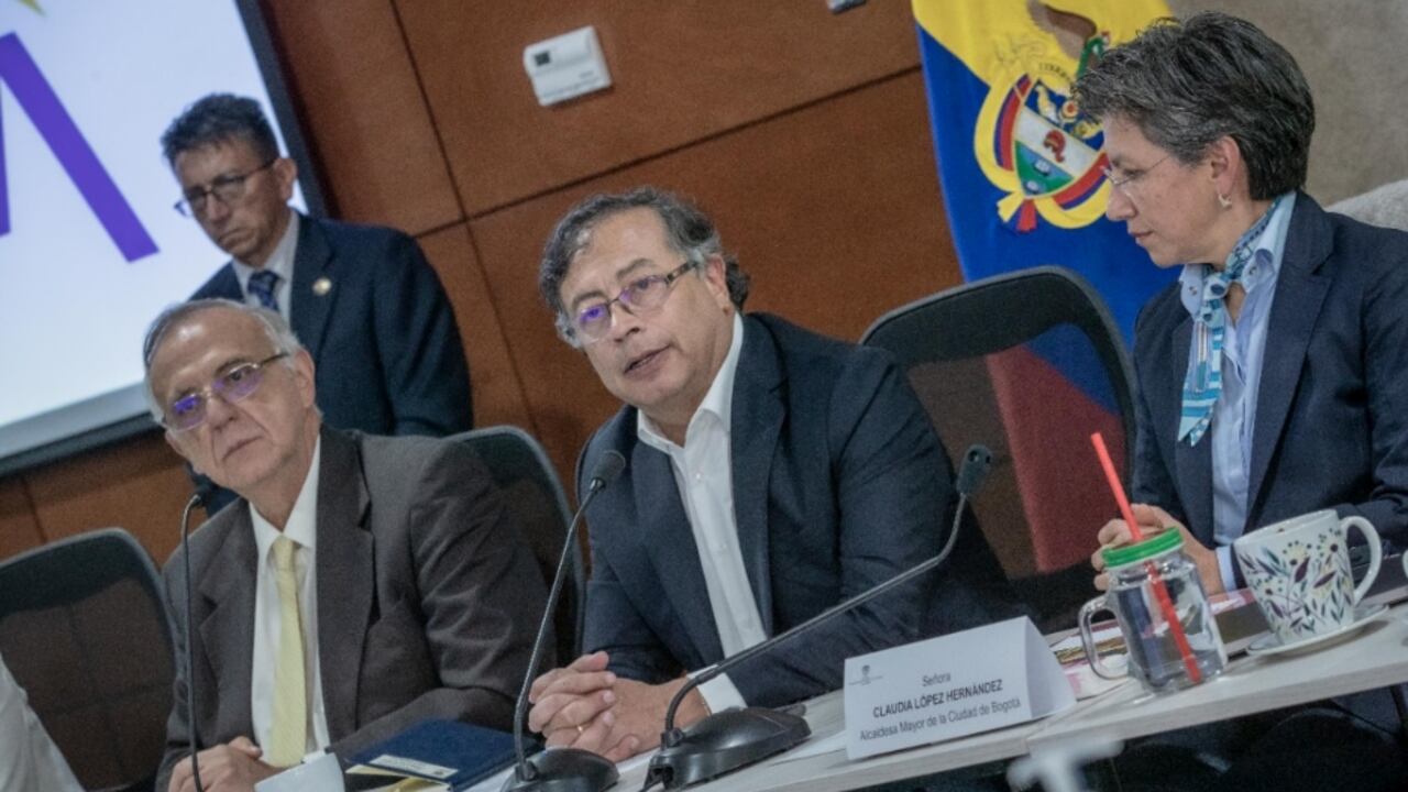 El presidente Gustavo Petro; la alcaldesa Claudia López; y el ministro de Defensa, Iván Velásquez, lideraron consejo de seguridad tras ola de inseguridad en Bogotá.