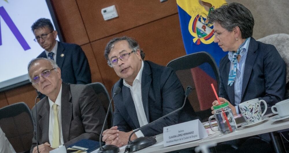 El presidente Gustavo Petro; la alcaldesa Claudia López; y el ministro de Defensa, Iván Velásquez, lideraron consejo de seguridad tras ola de inseguridad en Bogotá.