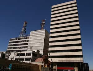 Telecom cerró sus operaciones en 2003 debido a deudas económicas.