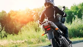 En muchos países aún está prohibida la licencia de conducción para mujeres.
