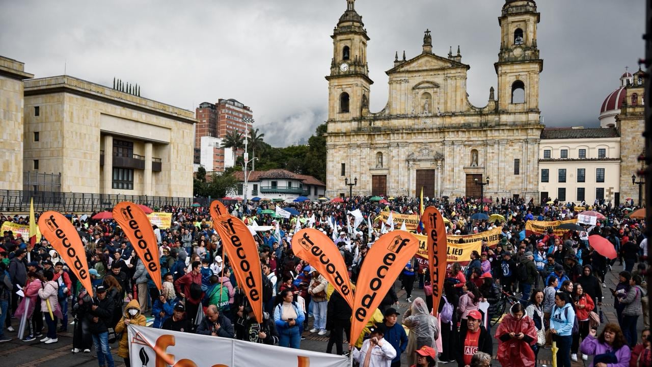 Fecode anuncia su respaldo a Iván Cepeda para la Presidencia