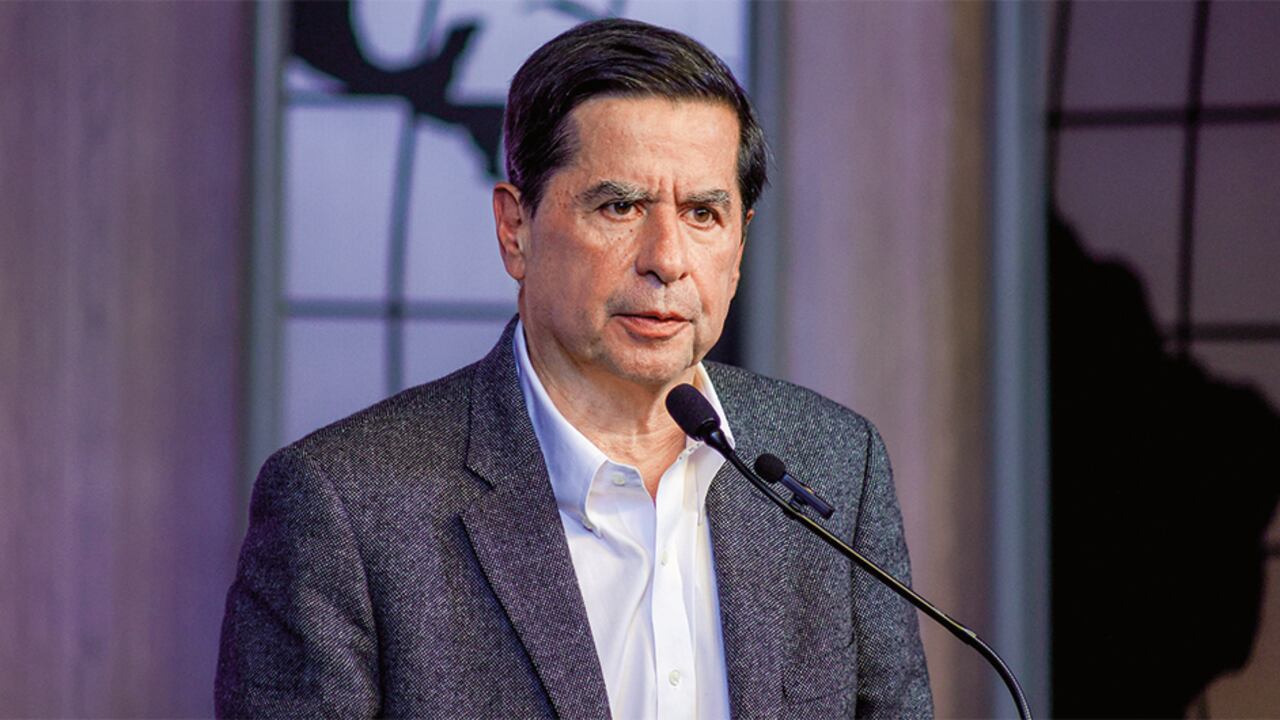 El ministro del Interior Juan Fernando Cristo ha liderado conversaciones con distintas bancadas.