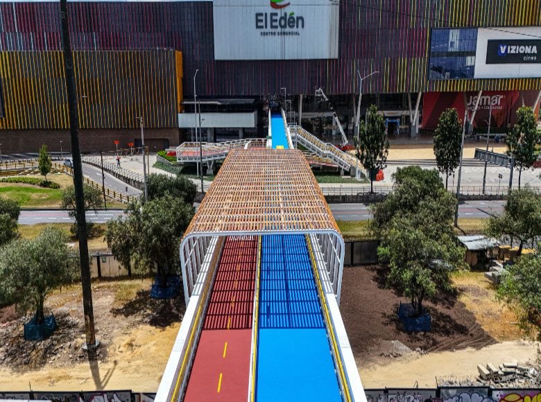 La nueva infraestructura peatonal tiene una longitud de 170 metros, incluidas sus rampas de acceso.