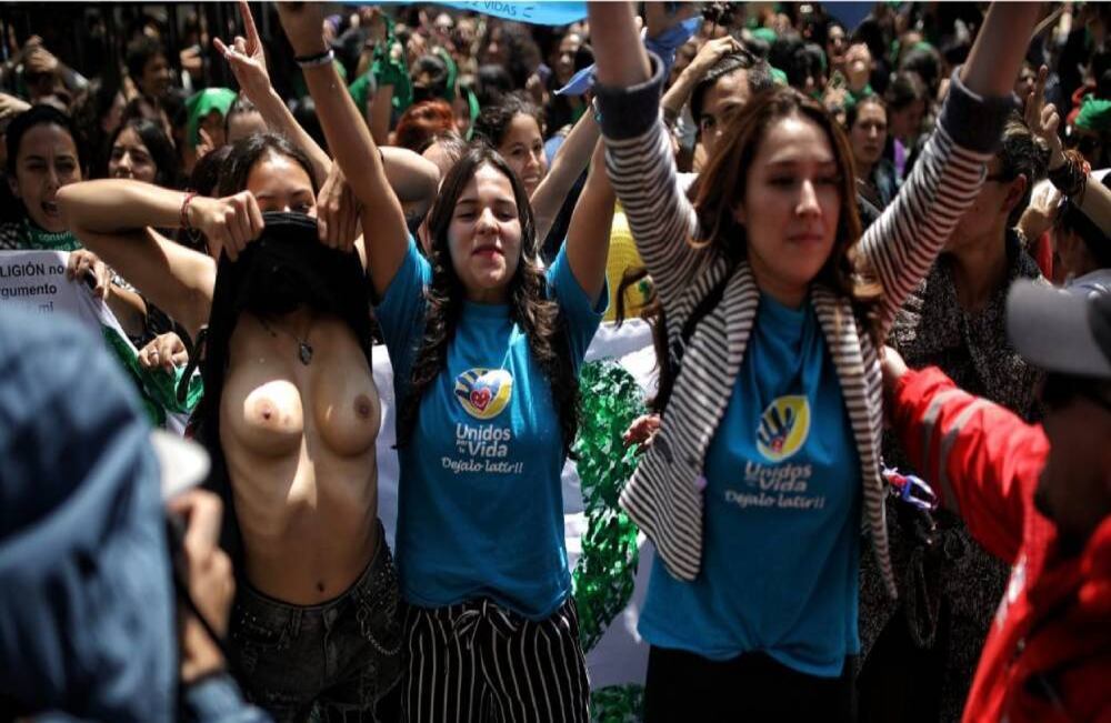 "Déjalo latir" es otra de las consignas de los colectivos en contra de la IVE. Foto: Esteban Vega La Rotta / SEMANA