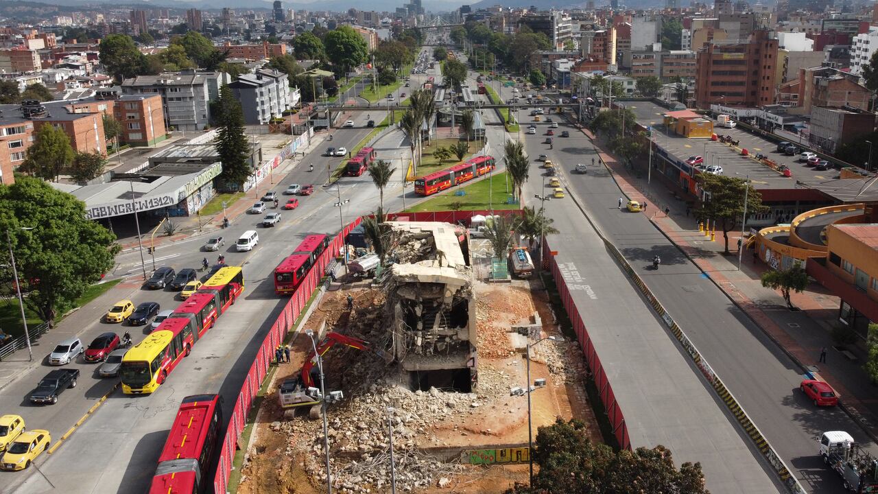 Obras de la primera linea del Metro, cerca a donde estaba ubicado el monumento de los Héroes en Bogotá.