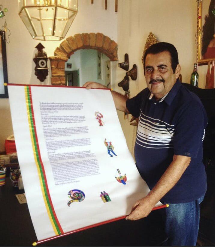 Por décadas transcribió los decretos que leen las reinas en sus coronaciones