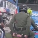 La ciudadanía reclama que los vehículos oficiales se estaban movilizando sin sirenas y no llevaban tampoco las luces encendidas.