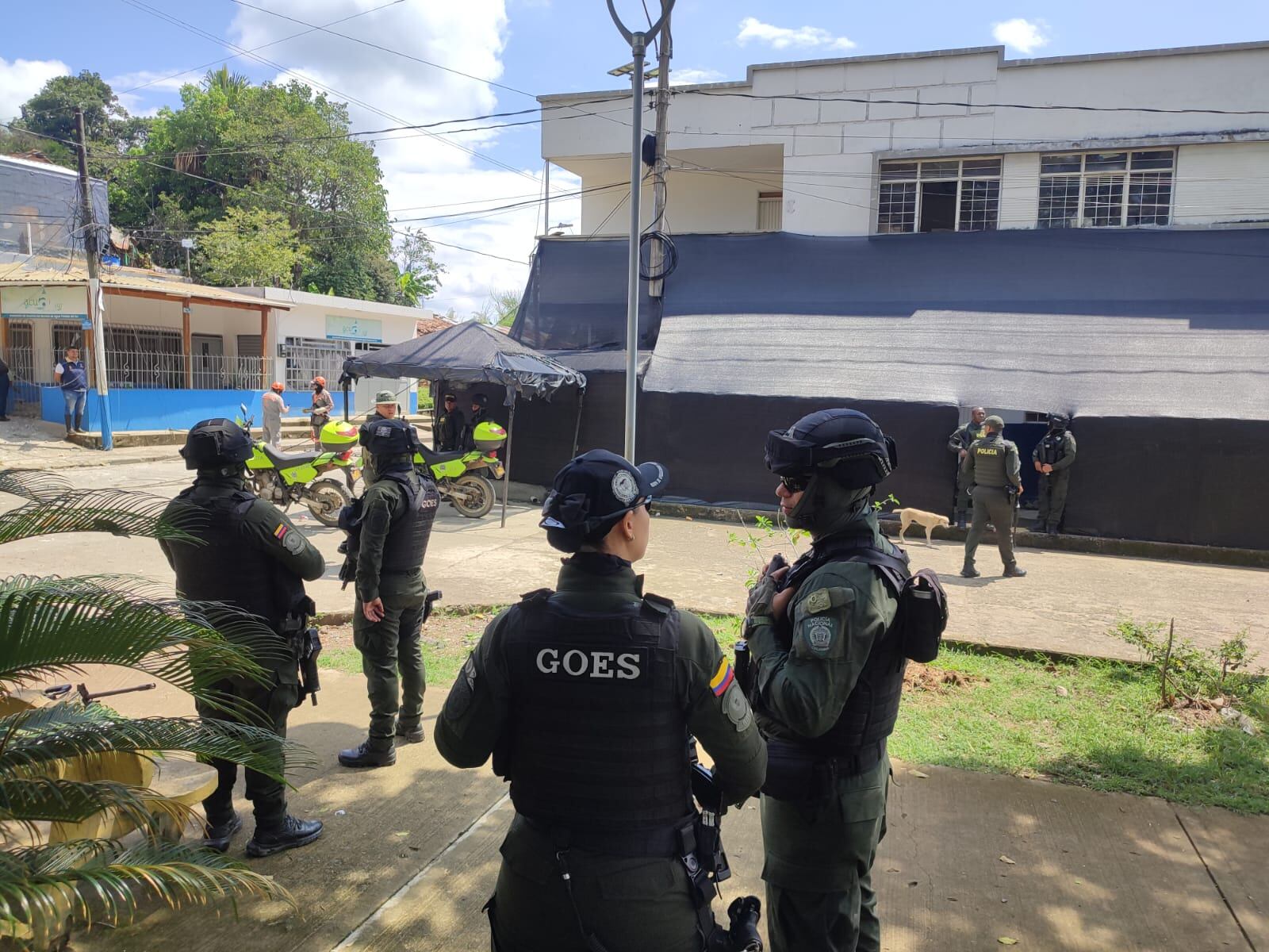 Hostigamiento a la estación de policía de Robles, corregimiento de Jamundí.