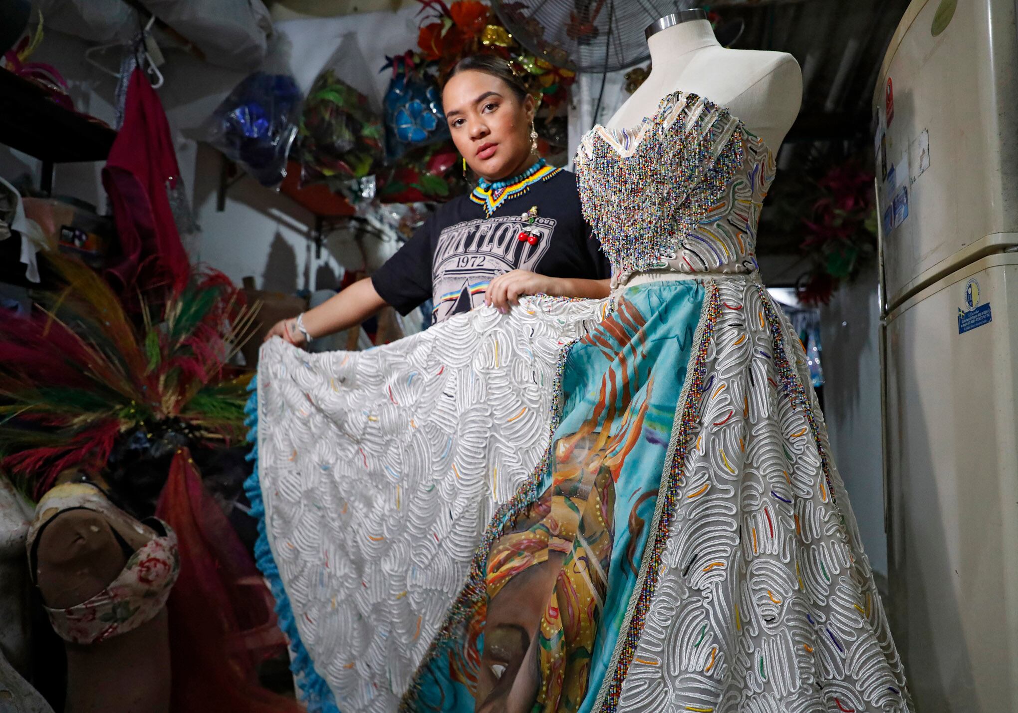 Mayra Pajaro Rolando, diseñadora
de trajes para el Carnaval de Barranquilla.
Enero 6 del 2021.
Foto Guillermo Torres Reina / Semana