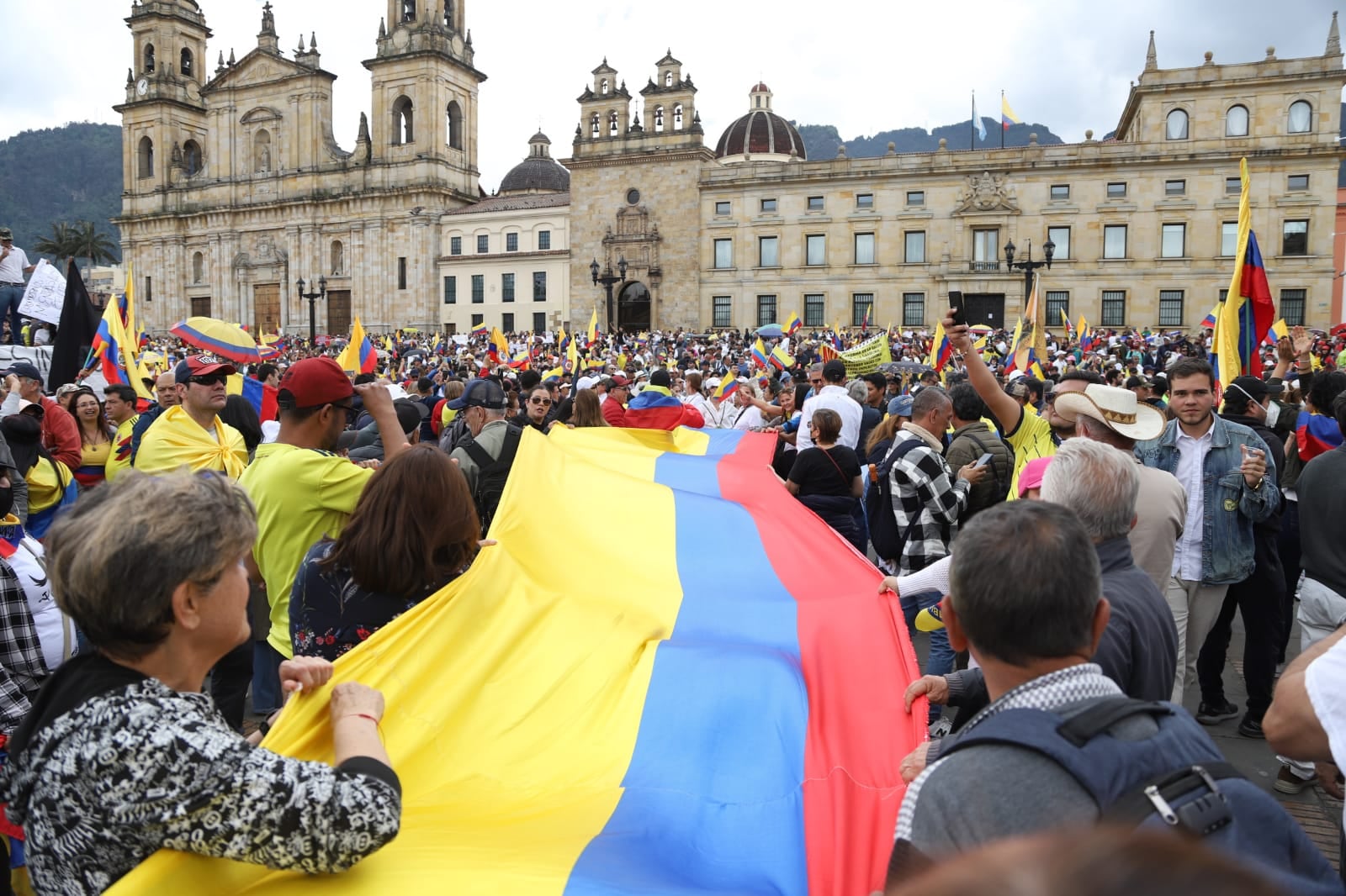 Marchas de la oposición en contra del gobierno en la plaza de Bolívar