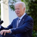 El presidente Joe Biden habla desde el rosedal de la Casa Blanca, Washington, miércoles 11 de octubre de 2023. (AP Foto/Susan Walsh)
